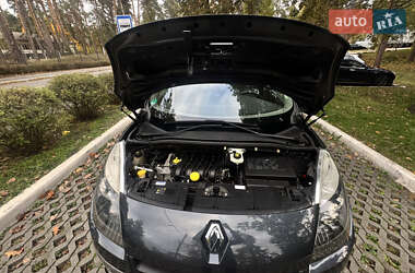 Минивэн Renault Scenic 2010 в 