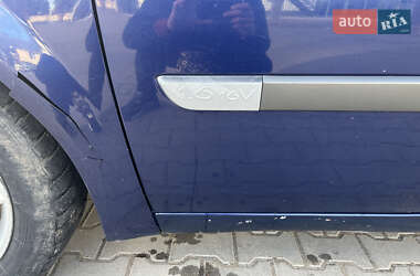 Минивэн Renault Scenic 2006 в 