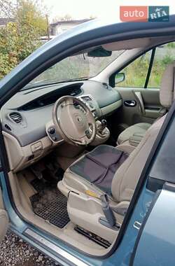 Минивэн Renault Scenic 2004 в 