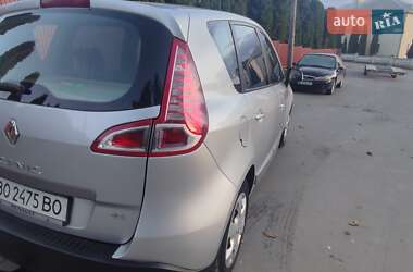 Минивэн Renault Scenic 2011 в 