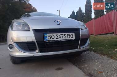 Минивэн Renault Scenic 2011 в 