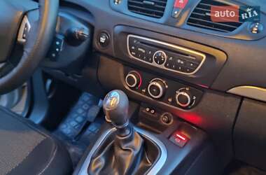 Минивэн Renault Scenic 2011 в 