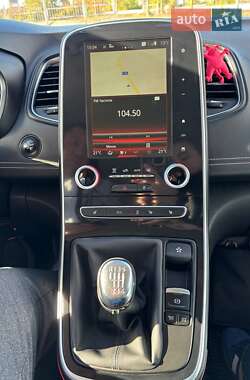 Мінівен Renault Scenic 2017 в  фото 30 Мінівен Renault Scenic 2017 в