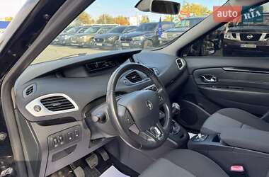 Минивэн Renault Scenic 2013 в 