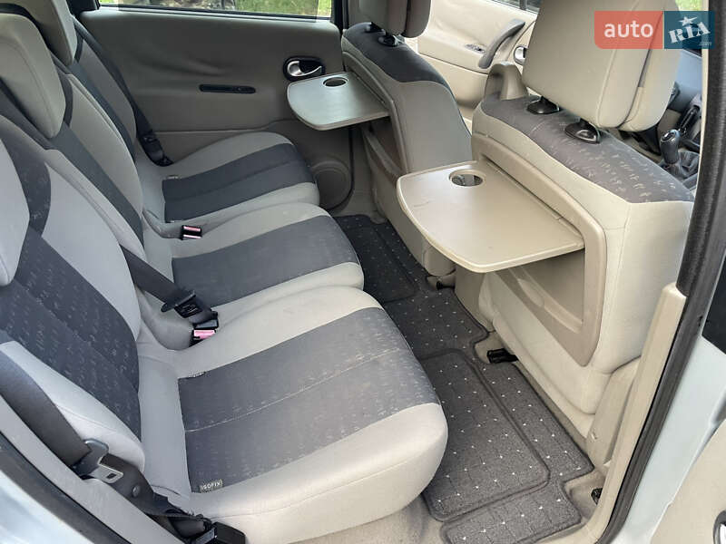 Минивэн Renault Scenic 2004 в Красилове