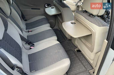 Минивэн Renault Scenic 2004 в 