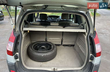 Минивэн Renault Scenic 2004 в 