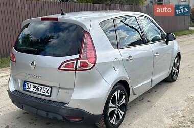 Минивэн Renault Scenic 2011 в 