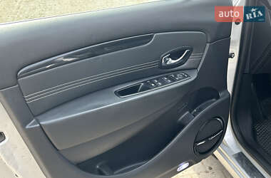 Минивэн Renault Scenic 2011 в 