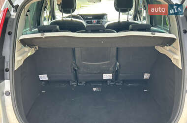 Минивэн Renault Scenic 2011 в 