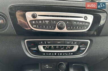 Минивэн Renault Scenic 2011 в 