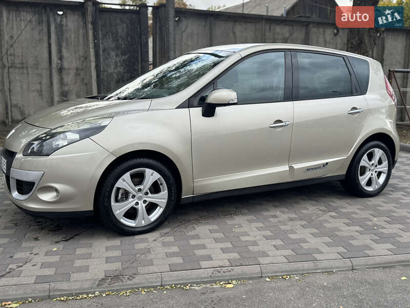 Мінівен Renault Scenic 2010 в Лубнах