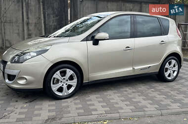 Минивэн Renault Scenic 2010 в 
