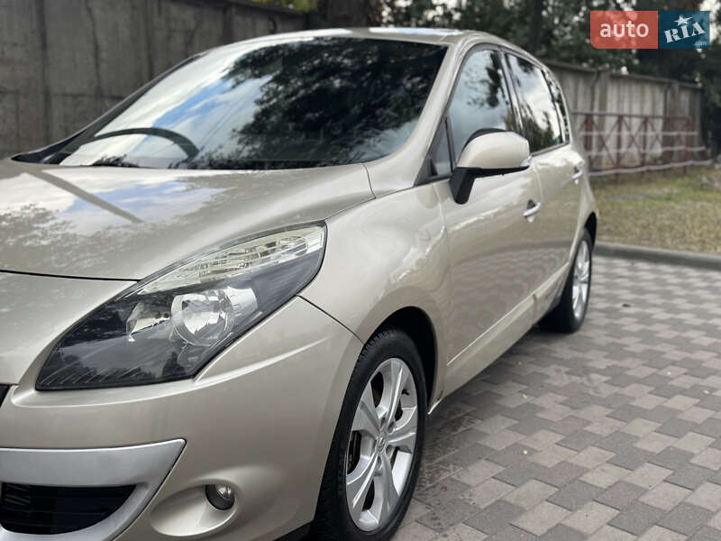 Мінівен Renault Scenic 2010 в Лубнах