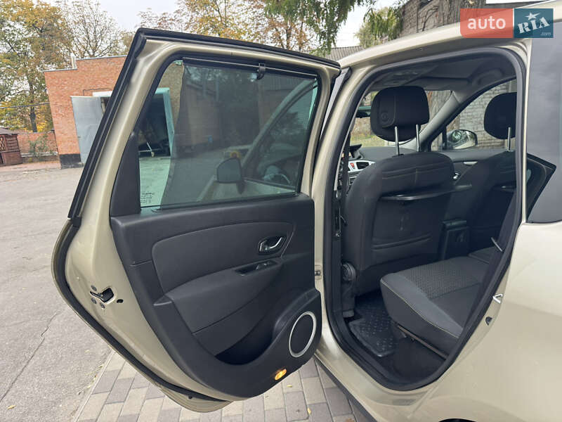 Мінівен Renault Scenic 2010 в Лубнах