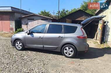 Минивэн Renault Scenic 2011 в 