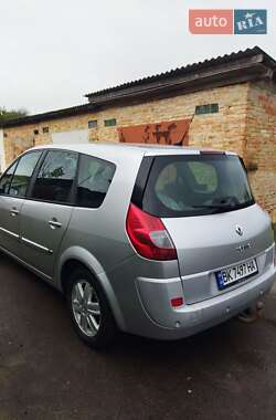 Минивэн Renault Scenic 2009 в 