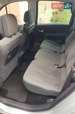 Минивэн Renault Scenic 2009 в 