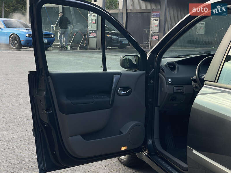 Минивэн Renault Scenic 2005 в Надворной