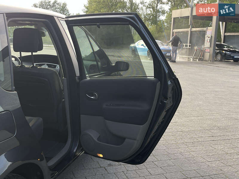 Минивэн Renault Scenic 2005 в Надворной