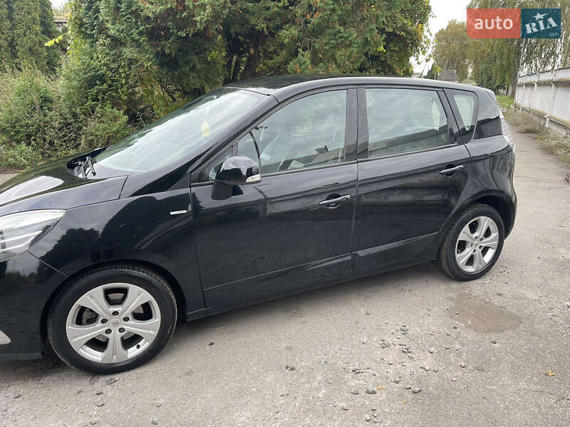 Мінівен Renault Scenic 2012 в Дубні
