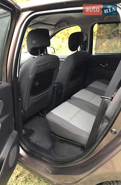 Минивэн Renault Scenic 2014 в 