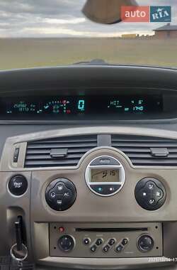 Минивэн Renault Scenic 2003 в 