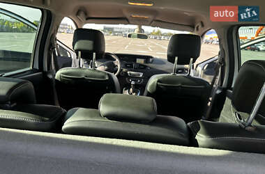 Мінівен Renault Scenic 2015 в 