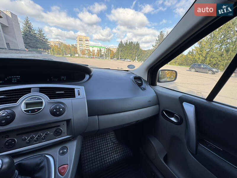 Минивэн Renault Scenic 2007 в Ровно