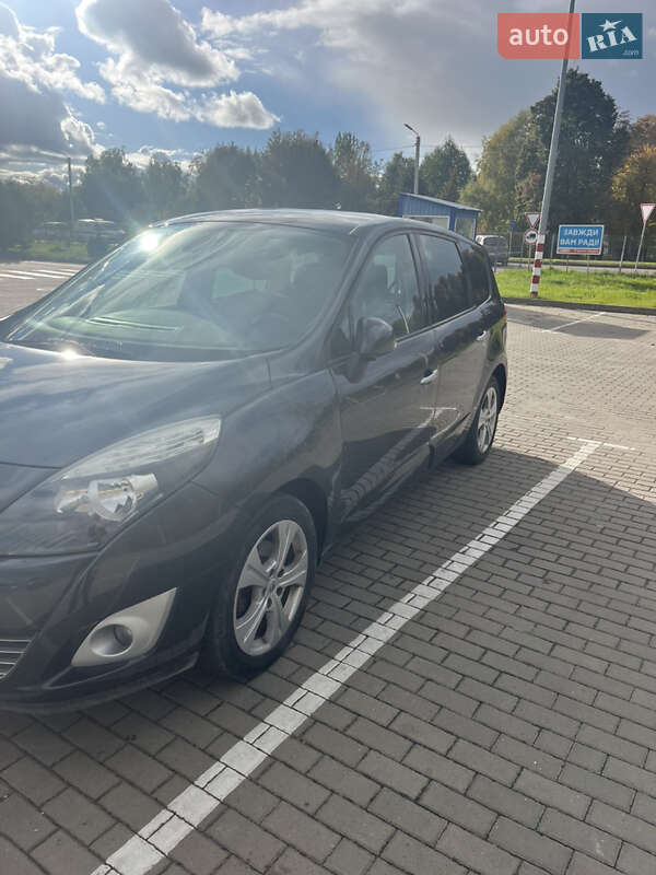 Минивэн Renault Scenic 2009 в Дубно