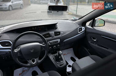 Минивэн Renault Scenic 2014 в 