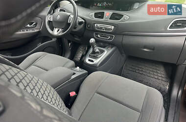 Минивэн Renault Scenic 2011 в 