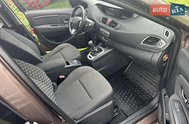 Минивэн Renault Scenic 2011 в 