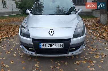 Минивэн Renault Scenic 2011 в 