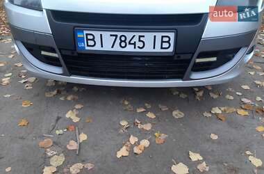 Минивэн Renault Scenic 2011 в 