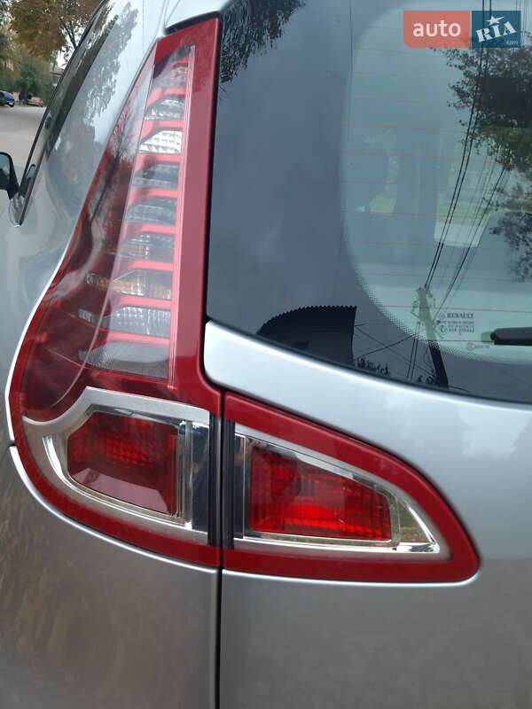 Минивэн Renault Scenic 2011 в Хороле