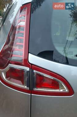 Минивэн Renault Scenic 2011 в 