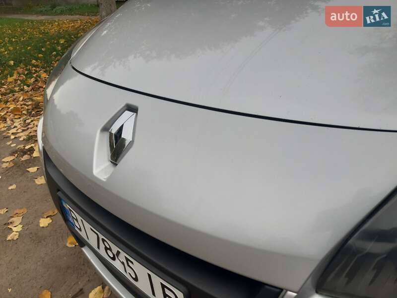 Минивэн Renault Scenic 2011 в Хороле