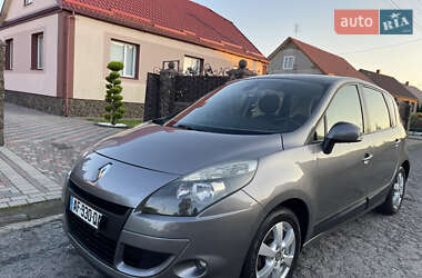 Минивэн Renault Scenic 2009 в 