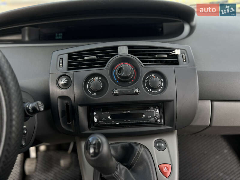 Мінівен Renault Scenic 2006 в Рені фото 12 Мінівен Renault Scenic 2006 в Рені