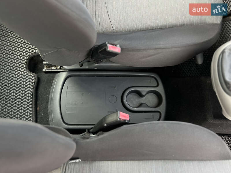 Мінівен Renault Scenic 2006 в Рені фото 17 Мінівен Renault Scenic 2006 в Рені