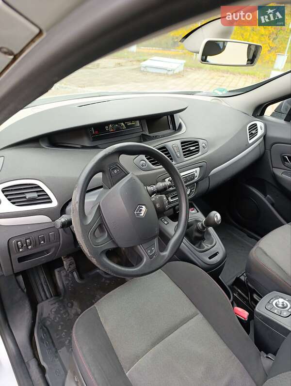 Минивэн Renault Scenic 2013 в Черкассах