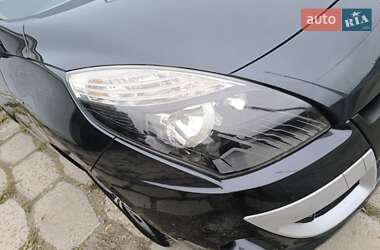 Минивэн Renault Scenic 2011 в 
