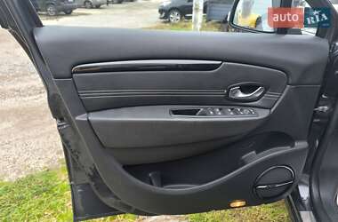 Минивэн Renault Scenic 2011 в 