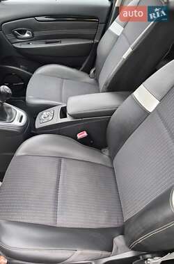 Минивэн Renault Scenic 2011 в 