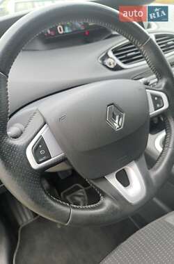 Минивэн Renault Scenic 2011 в 