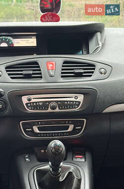 Мінівен Renault Scenic 2011 в 