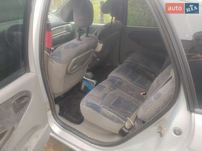 Минивэн Renault Scenic 2000 в Ровно