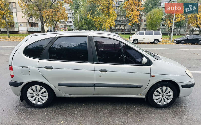 Мінівен Renault Scenic 2001 в Києві