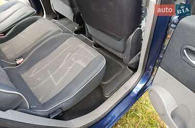Минивэн Renault Scenic 2003 в 